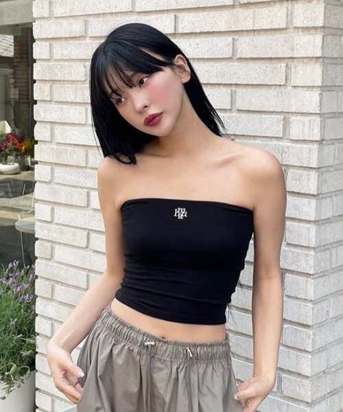 muahmuah(ムーアムーア)の「A'GEM/9 × .kom 『muah muah/ムーアムーア』 LOGOSTITCHCOTTONSPANTUBETOP/ロゴステッチ チューブトップ(チューブトップ・レディース・ブラック/ホワイト・FREE)」の3枚目の写真
