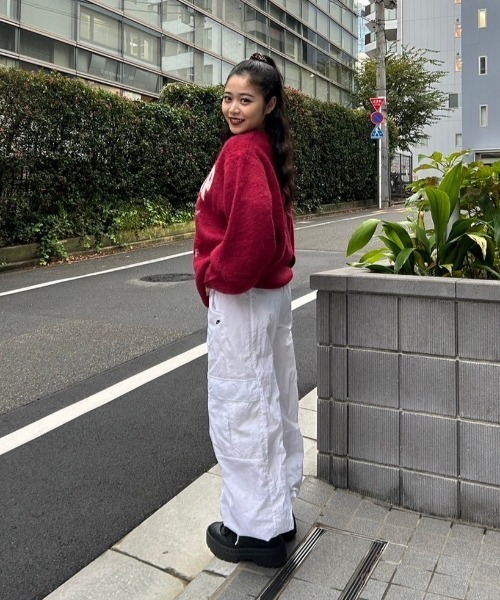 INTER FACTORY（インターファクトリー）の「AINA - ロゴシャギー