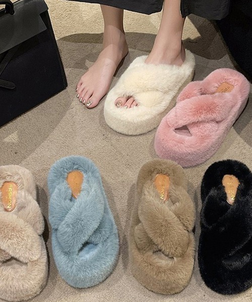 Miniministore(ミニミニストア)の「ファーサンダル 厚底 韓国ファースリッパ(サンダル・レディース・ブラック/アイボリー/ライトピンク/モカ/ライトブラウン/ライトブルー・23.0cm/22.5cm/24.0cm/24.5cm/23.5cm)」の7枚目の写真