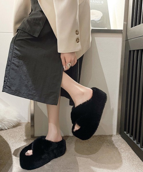 Miniministore(ミニミニストア)の「ファーサンダル 厚底 韓国ファースリッパ(サンダル・レディース・ブラック/アイボリー/ライトピンク/モカ/ライトブラウン/ライトブルー・23.0cm/22.5cm/24.0cm/24.5cm/23.5cm)」の8枚目の写真