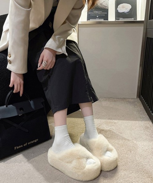 Miniministore(ミニミニストア)の「ファーサンダル 厚底 韓国ファースリッパ(サンダル・レディース・ブラック/アイボリー/ライトピンク/モカ/ライトブラウン/ライトブルー・23.0cm/22.5cm/24.0cm/24.5cm/23.5cm)」の10枚目の写真