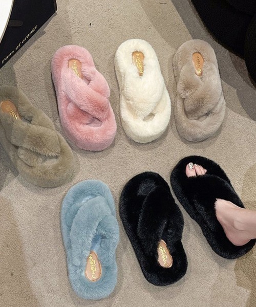 Miniministore(ミニミニストア)の「ファーサンダル 厚底 韓国ファースリッパ(サンダル・レディース・ブラック/アイボリー/ライトピンク/モカ/ライトブラウン/ライトブルー・23.0cm/22.5cm/24.0cm/24.5cm/23.5cm)」の16枚目の写真