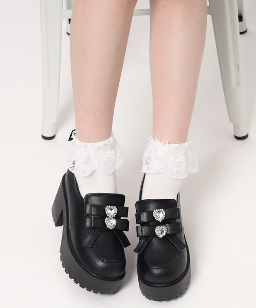 cs T&P(シーエスティーアンドピー)の「ビジューハート付ダブルリボン厚底パンプス(パンプス・レディース・ブラック/ブラック系1・LL/L/M/S)」の6枚目の写真