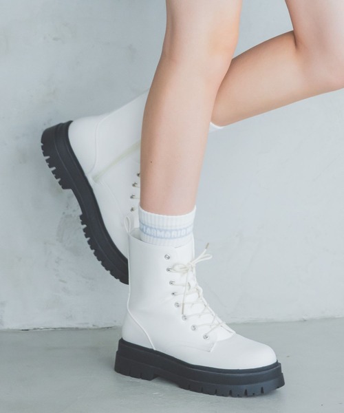 repipi armario(レピピ アルマリオ)の「アツゾコレースUPブーツ(ブーツ・キッズ・シルバー/ブラック/アイボリー・LARGE/MEDIUM/SMALL)」の2枚目の写真