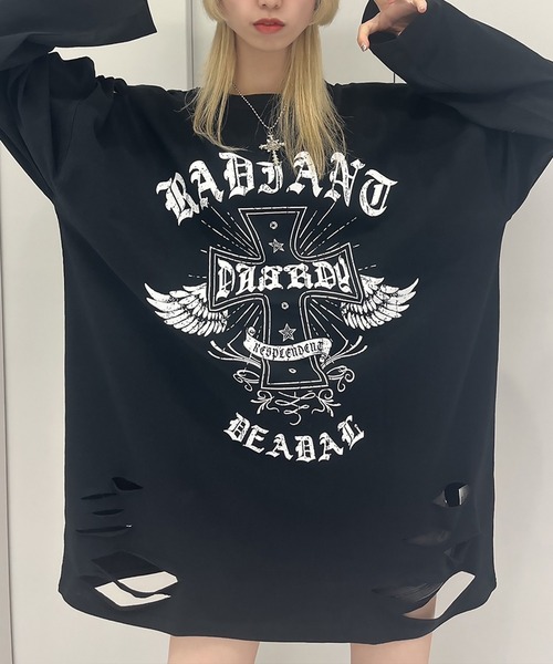 DARRDY（ダーディー）の「【DARRDY/ダーディー】長袖ダメージ加工オーバーサイズTシャツ（Tシャツ/カットソー・レディース・チャコール/ブラック・ONESIZE）」の2枚目の写真