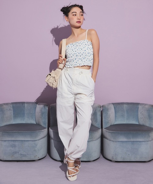 one after another NICE CLAUP（ワンアフターアナザーナイスクラップ）の「リボン取り外し可/シャーリングビスチェ（キャミソール・レディース・ブラック/オフホワイト/ホワイト系その他/ブラック系その他・FREE）」の7枚目の写真