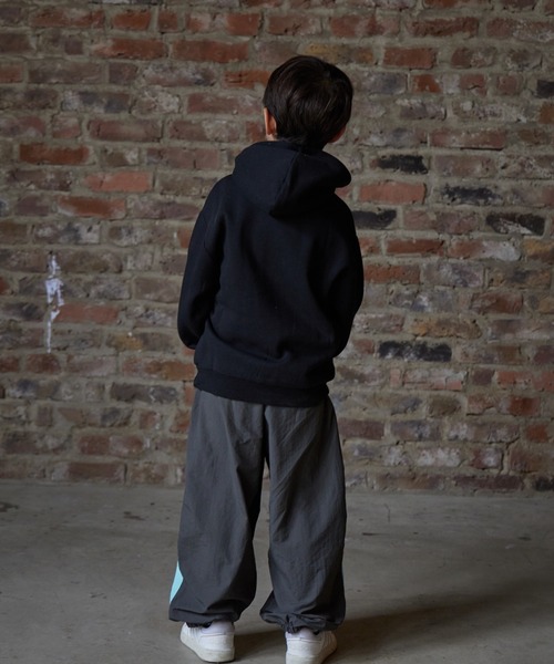 PAIRMANON STREET（ペアマノンストリート）の「【PAIRMANON STREET】裏起毛 プリント フーディー 長袖 スウェット パーカー（パーカー・キッズ・ネイビー/ベージュ/ブラック系その他/ブラック系その他2/グレー系その他/グレー系その他2/オレンジ/グリーン・100/140/120/90/150/160/130/110）」の22枚目の写真