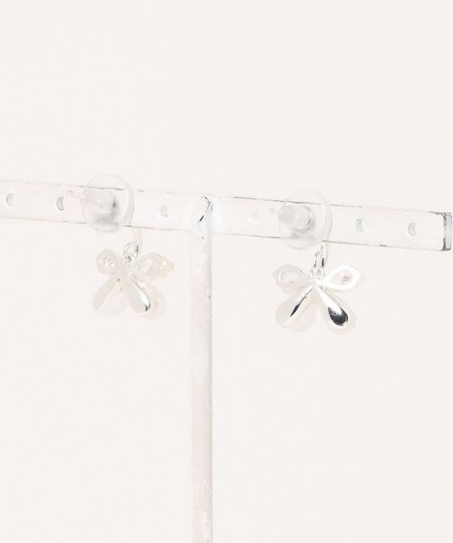 Burner(バーナー)の「【CHI SELECT】蝶々 パール デザイン ピアス chi-pierce-00722 N【GBT】(ピアス(両耳用)・レディース・シルバー/ゴールド・FREE)」の3枚目の写真