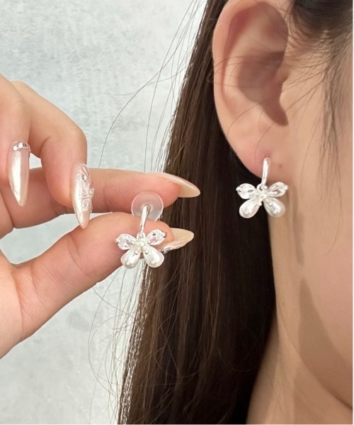 Burner(バーナー)の「【CHI SELECT】蝶々 パール デザイン ピアス chi-pierce-00722 N【GBT】(ピアス(両耳用)・レディース・シルバー/ゴールド・FREE)」の6枚目の写真