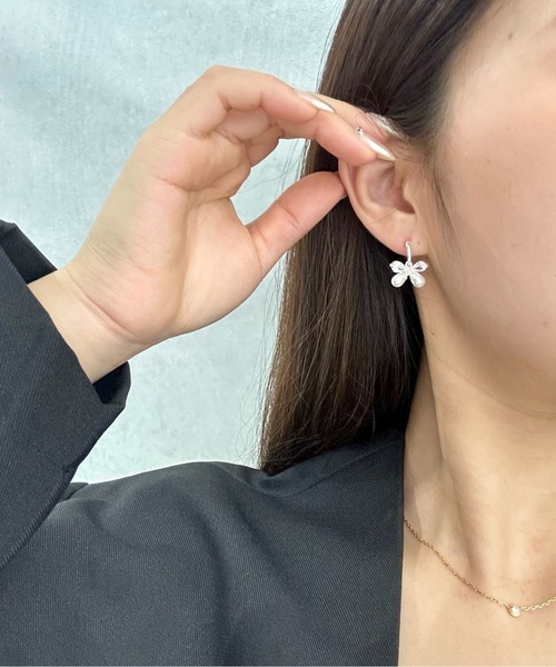 Burner(バーナー)の「【CHI SELECT】蝶々 パール デザイン ピアス chi-pierce-00722 N【GBT】(ピアス(両耳用)・レディース・シルバー/ゴールド・FREE)」の7枚目の写真