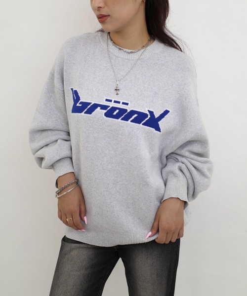 WHO'S WHO gallery(フーズフーギャラリー)の「【UNISEX/ユニセックス】BRONXジャガードロゴニット(ニット/セーター・レディース・ライトグレー/ネイビー/アイボリー/ブラック/チャコールグレー・MEDIUM/LARGE/X-LARGE)」の4枚目の写真
