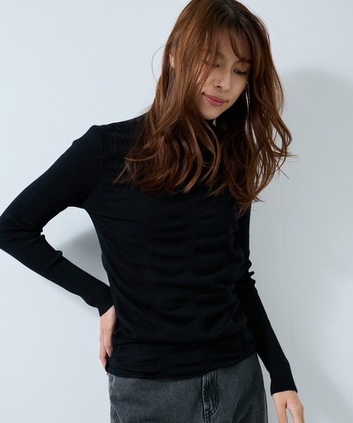 Jayro(ジャイロ)の「シャリングギャザーニットプルオーバー(Tシャツ/カットソー・レディース・ホワイト/グリーン/レッド/マスタード/ブラック/グレー/ブルー・FREE)」の13枚目の写真