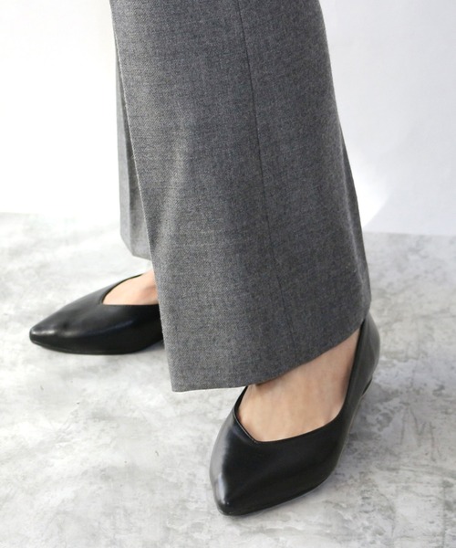 Fin（フィン）の「Vカットフラットシューズ【低反発スポンジ入り】（パンプス・レディース・ブラック/シルバー/ゴールド/パイソン・22.5cm/23cm/23.5cm/24cm/24.5cm）」の19枚目の写真