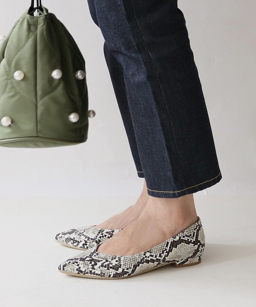 セール】Vカットフラットシューズ【低反発スポンジ入り】（パンプス