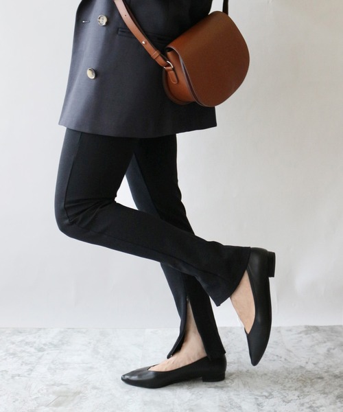 Fin（フィン）の「Vカットフラットシューズ【低反発スポンジ入り】（パンプス・レディース・ブラック/シルバー/ゴールド/パイソン・22.5cm/23cm/23.5cm/24cm/24.5cm）」の18枚目の写真