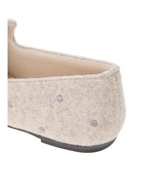 Samansa Mos2(サマンサ モスモス)の「ドット刺繍オペラシューズ(ドレスシューズ・レディース・ベージュ/チャコールグレー・L/M)」の13枚目の写真