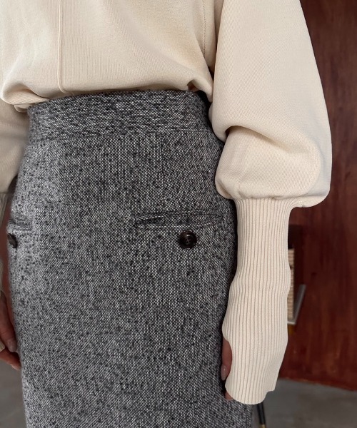 lawgy(ラウジー)の「accent cuffs dolman sleeve knit / アクセントカフスドルマンスリーブニット(ニット/セーター・レディース・アイボリー/チャコール・FREE)」の7枚目の写真