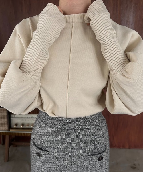 lawgy(ラウジー)の「accent cuffs dolman sleeve knit / アクセントカフスドルマンスリーブニット(ニット/セーター・レディース・アイボリー/チャコール・FREE)」の8枚目の写真
