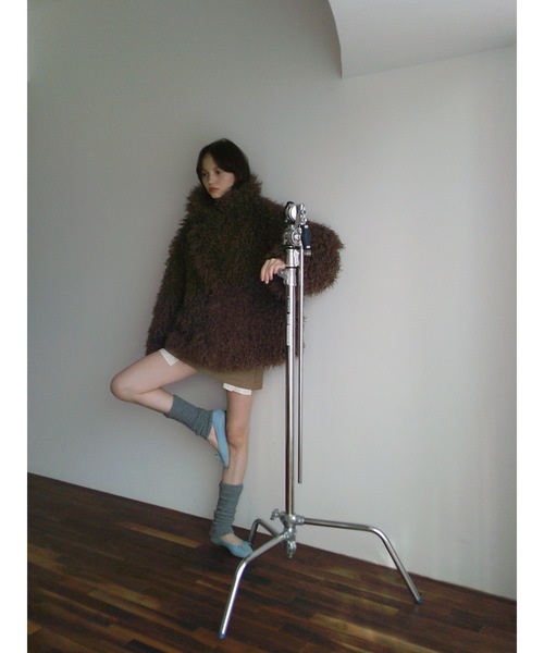 Katrin TOKYO(カトリーントーキョー)の「curly eco fur coat(その他アウター・レディース・チョコ/ホワイト系/レモンイエロー・XS/FREE)」の17枚目の写真