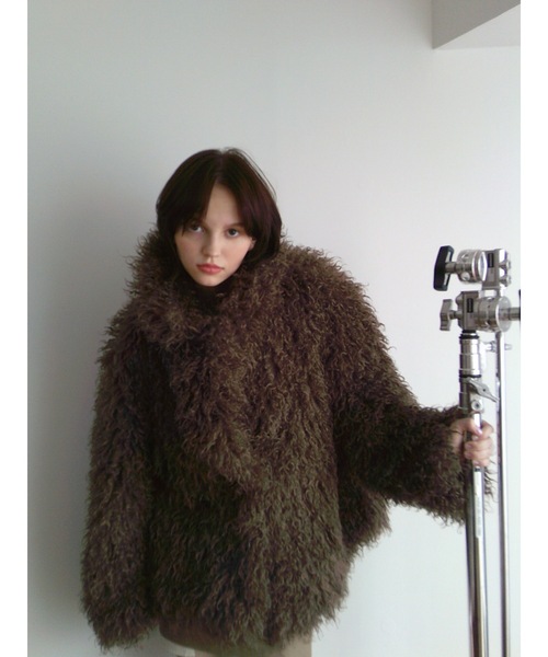 Katrin TOKYO(カトリーントーキョー)の「curly eco fur coat(その他アウター・レディース・チョコ/ホワイト系/レモンイエロー・XS/FREE)」の20枚目の写真