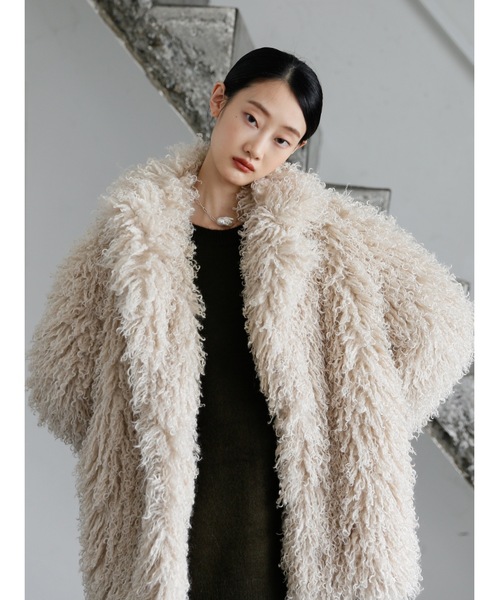 Katrin TOKYO(カトリーントーキョー)の「curly eco fur coat(その他アウター・レディース・チョコ/ホワイト系/レモンイエロー・XS/FREE)」の8枚目の写真