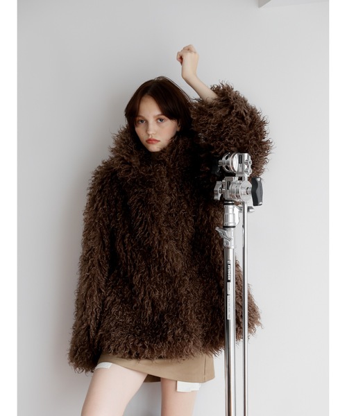 Katrin TOKYO(カトリーントーキョー)の「curly eco fur coat(その他アウター・レディース・チョコ/ホワイト系/レモンイエロー・XS/FREE)」の22枚目の写真