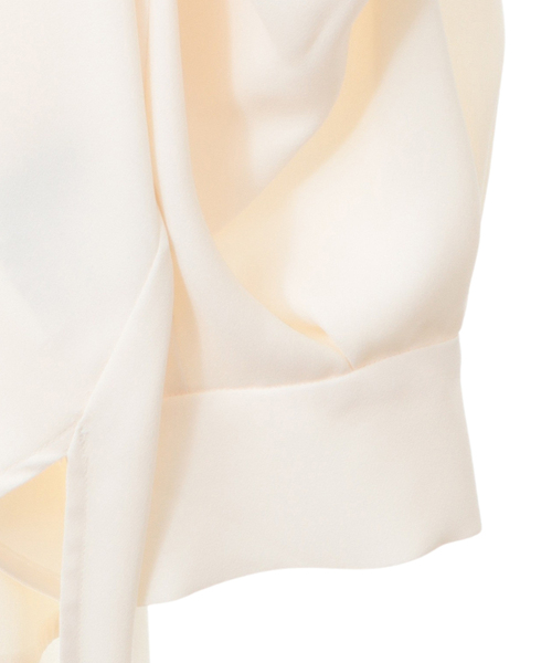 Tiara（ティアラ）の「タックドルマンスリーブブラウス（セットアップ可）（シャツ/ブラウス・レディース・ベージュ/ネイビー/オフホワイト/ブラック・FREE）」の14枚目の写真