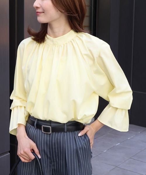 Pierrot（ピエロ）の「キャンディースリーブギャザーブラウス（シャツ/ブラウス・レディース・ストライプ/ブラック/ブルー/オフホワイト/ピンク/イエロー/ネイビー・L/M/S）」の5枚目の写真