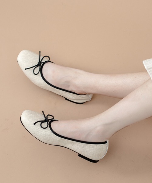 SHEPP(シープ)の「リボン付きフラットシューズ(バレエシューズ・レディース・ブラック/アイボリー・L/S/M)」の11枚目の写真