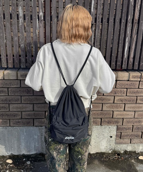 sedacle（セダクル）の「ショルダーボタンスウェット（スウェット・メンズ・チャコールグレー/グレー/アイボリー・LARGE/MEDIUM/SMALL）」の5枚目の写真