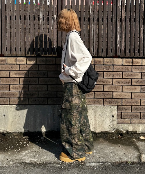 sedacle（セダクル）の「ショルダーボタンスウェット（スウェット・メンズ・チャコールグレー/グレー/アイボリー・LARGE/MEDIUM/SMALL）」の8枚目の写真