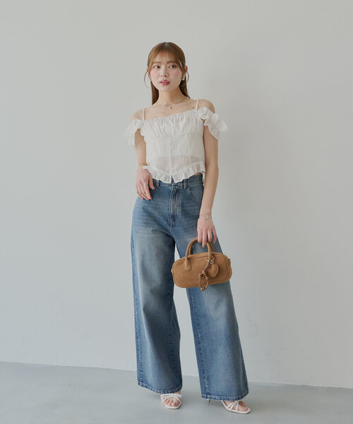 Chico（チコ）の「ハートチャーム付き横長ボストンバッグ（ボストンバッグ・レディース・ブラック/ベージュ系その他/アイボリー・FREE）」の5枚目の写真