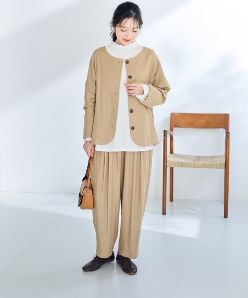 SMILE LAND（スマイルランド）の「＜大きいサイズ＞麻混ゆったりタックテーパードパンツ【Otona Purete】（その他パンツ・レディース・ブラック/ベージュ・3L～4L/5L～6L/L～LL）」の6枚目の写真