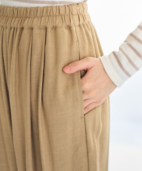 SMILE LAND（スマイルランド）の「＜大きいサイズ＞麻混ゆったりタックテーパードパンツ【Otona Purete】（その他パンツ・レディース・ブラック/ベージュ・3L～4L/5L～6L/L～LL）」の20枚目の写真