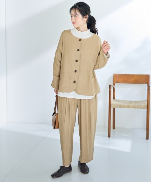 SMILE LAND（スマイルランド）の「＜大きいサイズ＞麻混ゆったりタックテーパードパンツ【Otona Purete】（その他パンツ・レディース・ブラック/ベージュ・3L～4L/5L～6L/L～LL）」の10枚目の写真
