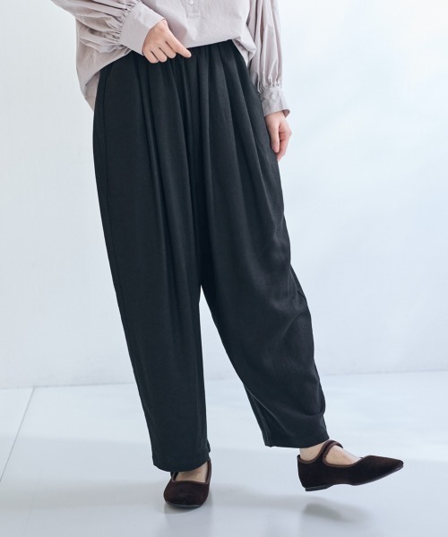 SMILE LAND（スマイルランド）の「＜大きいサイズ＞麻混ゆったりタックテーパードパンツ【Otona Purete】（その他パンツ・レディース・ブラック/ベージュ・3L～4L/5L～6L/L～LL）」の11枚目の写真