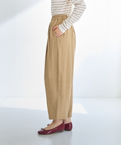 SMILE LAND（スマイルランド）の「＜大きいサイズ＞麻混ゆったりタックテーパードパンツ【Otona Purete】（その他パンツ・レディース・ブラック/ベージュ・3L～4L/5L～6L/L～LL）」の22枚目の写真
