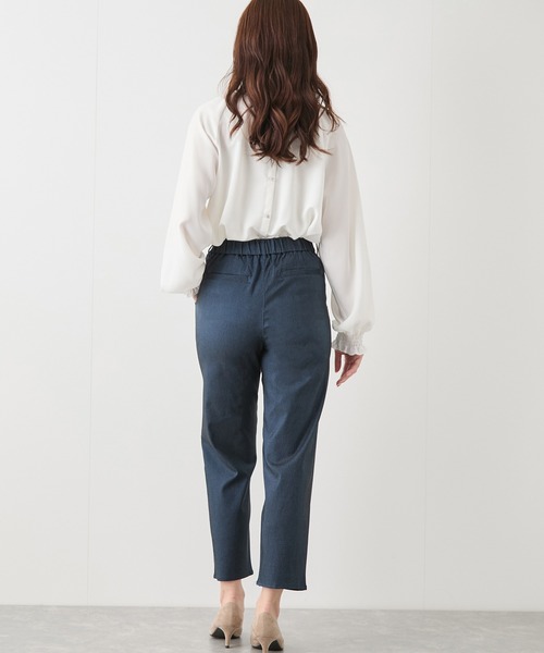 Jayro(ジャイロ)の「後ギャザーテーパードパンツ(その他パンツ・レディース・ブラック/ネイビー・M)」の8枚目の写真