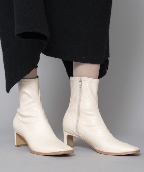 LE VERNIS（ル・ベルニ）の「LE VERNIS(ル・ベルニ)Skinny short boots（ブーツ・レディース・ブラック/ホワイト/ダークブラウン・24.5/24/23.5/23）」の9枚目の写真