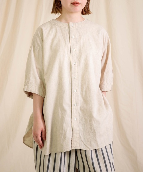 Brocante（ブロカント）の「[Brocante / ブロカント] 綿麻シーチング サローシャツ（シャツ/ブラウス・レディース・チャコールグレー/ネイビー/ホワイト/アイボリー・2）」の2枚目の写真
