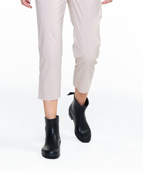 AIGLE（エーグル）の「COOLMAX 接触冷感 速乾 ドライレギュラーフィットアンクル丈 ストレッチチノパンツ（チノパンツ・レディース・セージグリーン/オフホワイト・40/35/36/38）」の4枚目の写真