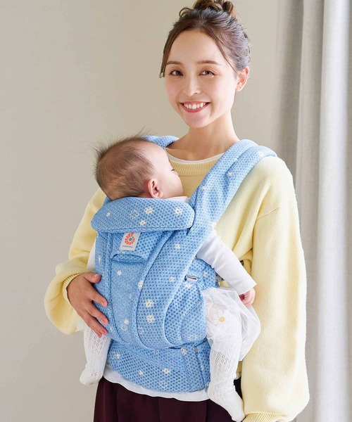 DADWAY（ダッドウェイ）の「【Ergobaby】OMNI Deluxe Mesh（抱っこ紐/ベルトカバー/スリング・キッズ・ネイビー/ベージュ/オリーブ/チャコールグレー/グレー/ブラック/ライトブルー・ONE SIZE）」の6枚目の写真