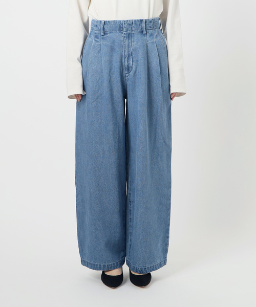 SLOBE IENA(スローブイエナ)の「《4サイズ展開》LEDENIM TUCK TROUSERデニム(デニムパンツ・レディース・ブルー・34/36/38/40)」の18枚目の写真