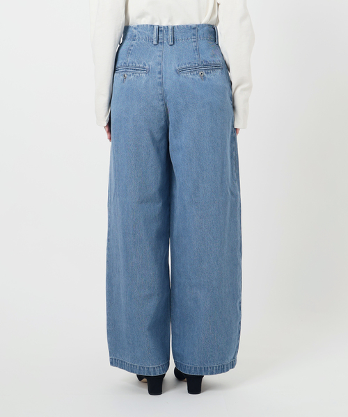 SLOBE IENA(スローブイエナ)の「《4サイズ展開》LEDENIM TUCK TROUSERデニム(デニムパンツ・レディース・ブルー・34/36/38/40)」の20枚目の写真