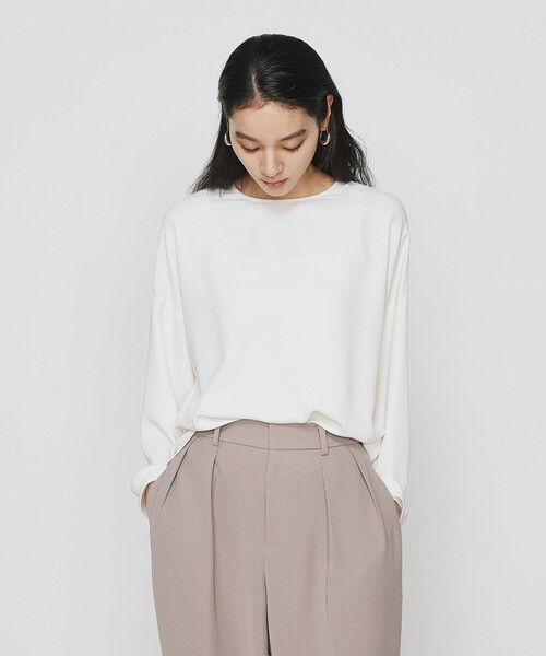 COMME CA（コムサ）の「ダブルクロスライト プルオーバーブラウス（シャツ/ブラウス・レディース・チャコール/アイボリー・FREE）」の2枚目の写真