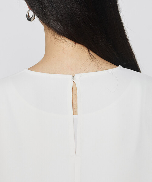 COMME CA（コムサ）の「ダブルクロスライト プルオーバーブラウス（シャツ/ブラウス・レディース・チャコール/アイボリー・FREE）」の3枚目の写真