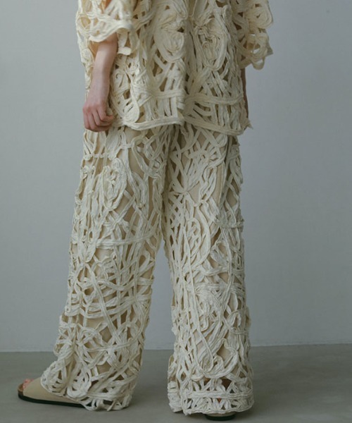 ETRE TOKYO(エトレトウキョウ)の「ブレードパターンパンツ(その他パンツ・レディース・オフホワイト/ネイビー・S/M)」の15枚目の写真