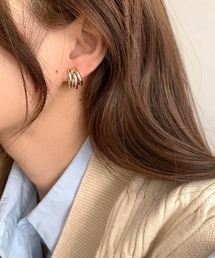 オシャレ際立つ3連リングイヤリング
