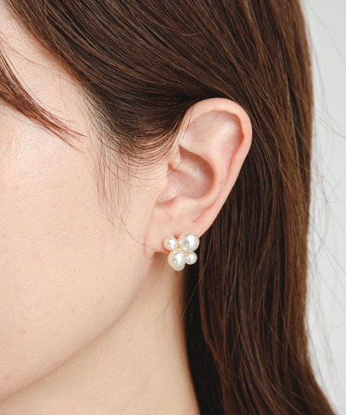 URBAN RESEARCH Sonny Label(アーバンリサーチサニーレーベル)の「パールピアス(ピアス(両耳用)・レディース・ホワイト・ONE)」の1枚目の写真