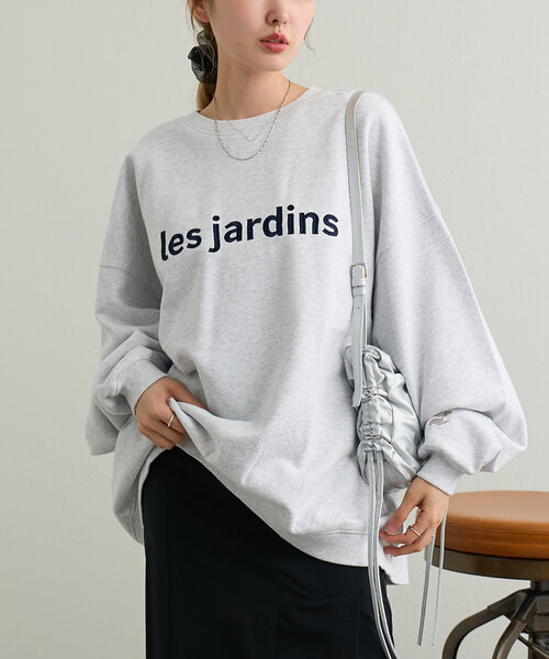 Kastane(カスタネ)の「【4色展開】B 8GARDEN 刺繍スウェット(スウェット・レディース・グレー/アイボリー/ピンク/ネイビー・FREE)」の2枚目の写真